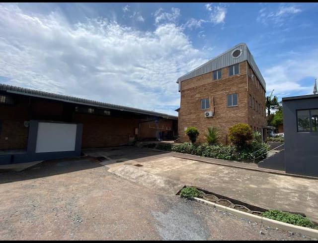 6,000M² WAREHOUSE TO LET IN NEW GERMANY